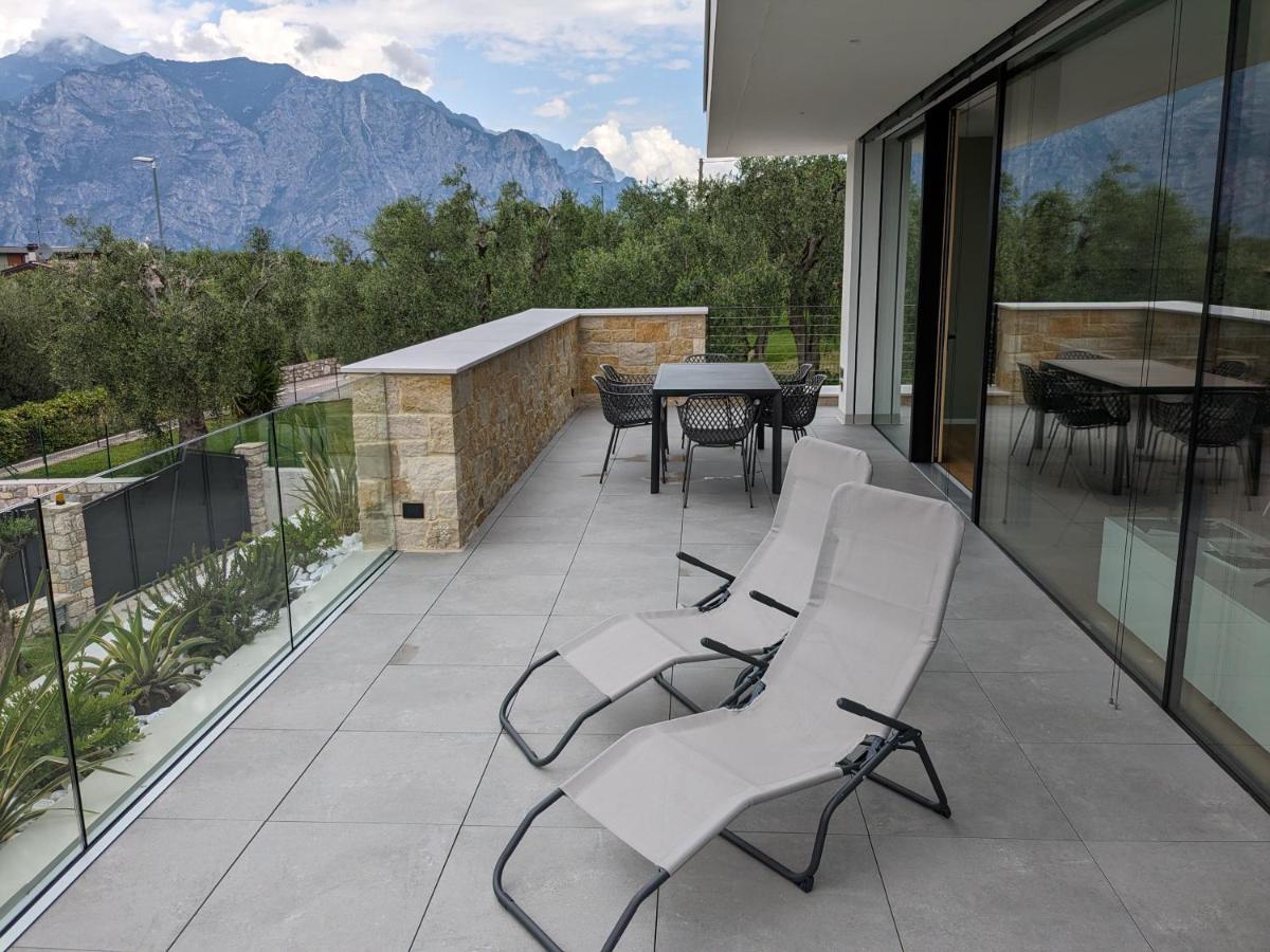 Olivo Luxury Apartments Мальчезине Экстерьер фото
