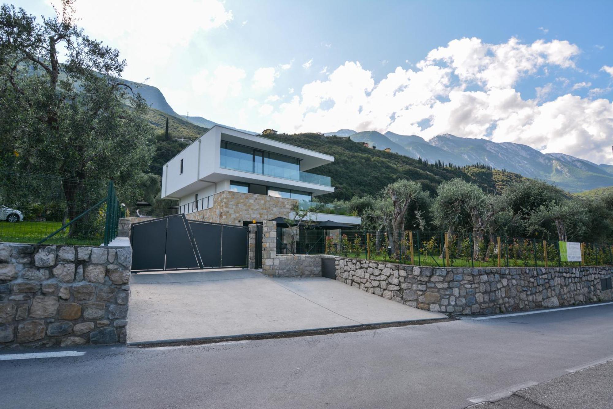Olivo Luxury Apartments Мальчезине Экстерьер фото